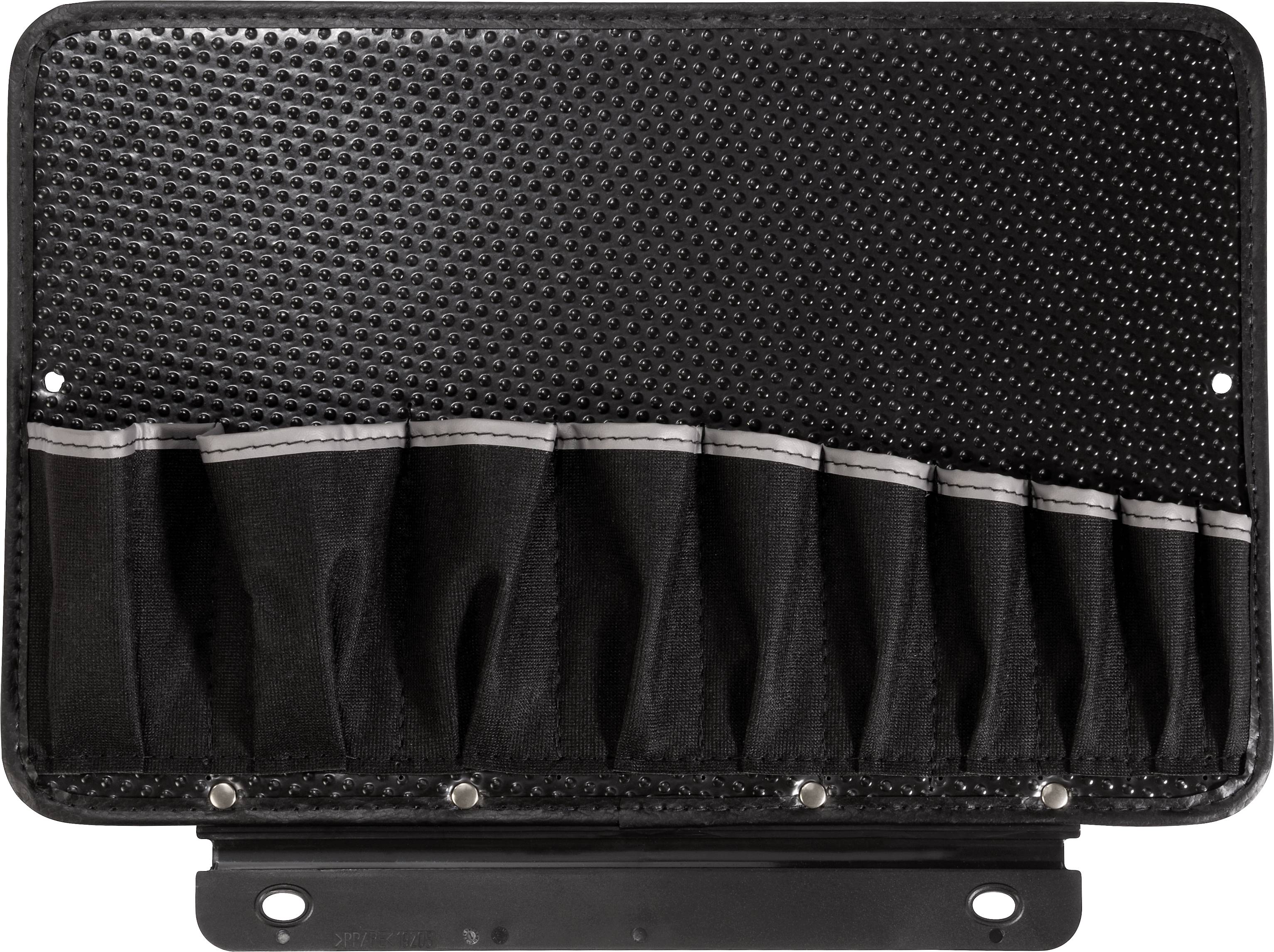 Czarne etui na narzędzia z wieloma pustymi przegródkami na białym tle.