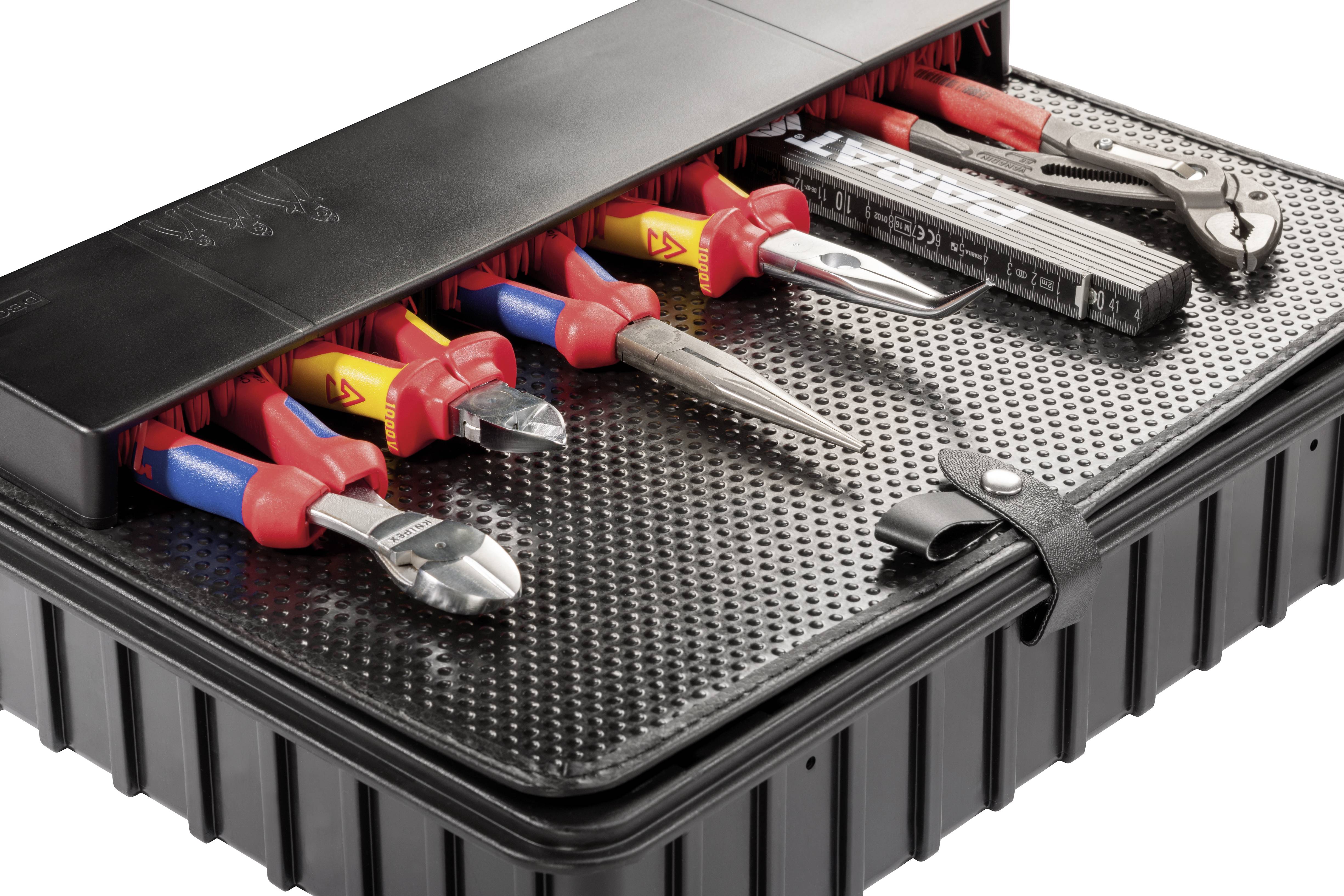 Otwarty skrzynka narzędziowa z różnymi narzędziami ręcznymi, takimi jak szczypce i śrubokręty, ułożonymi w schludny sposób.
