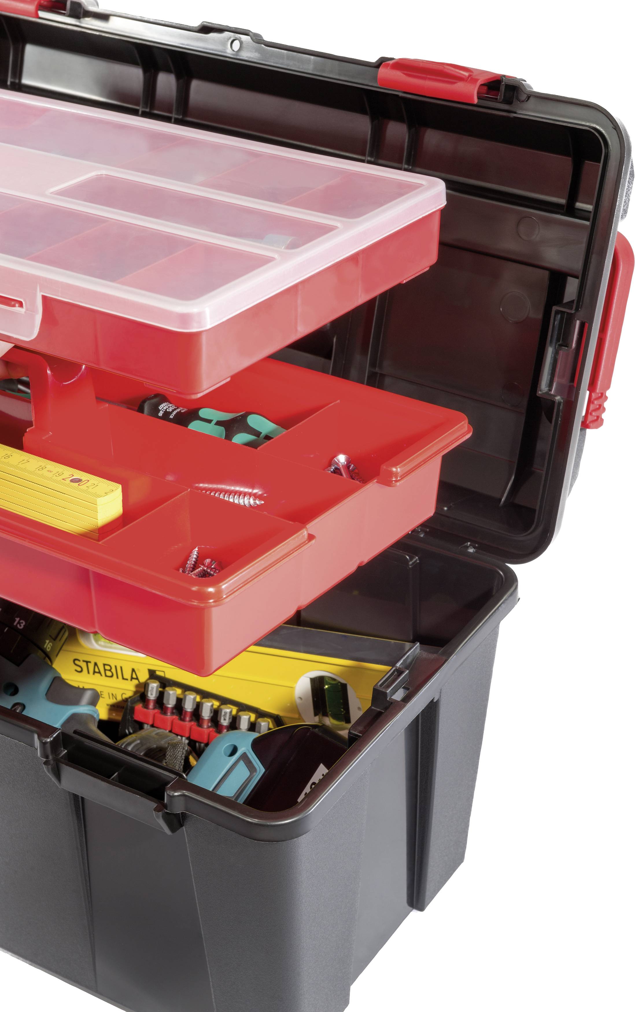 Otwarty walizka narzędziowa z czerwonym wkładem prezentuje różne narzędzia i akcesoria zorganizowane w kilku przegródkach i szufladach.