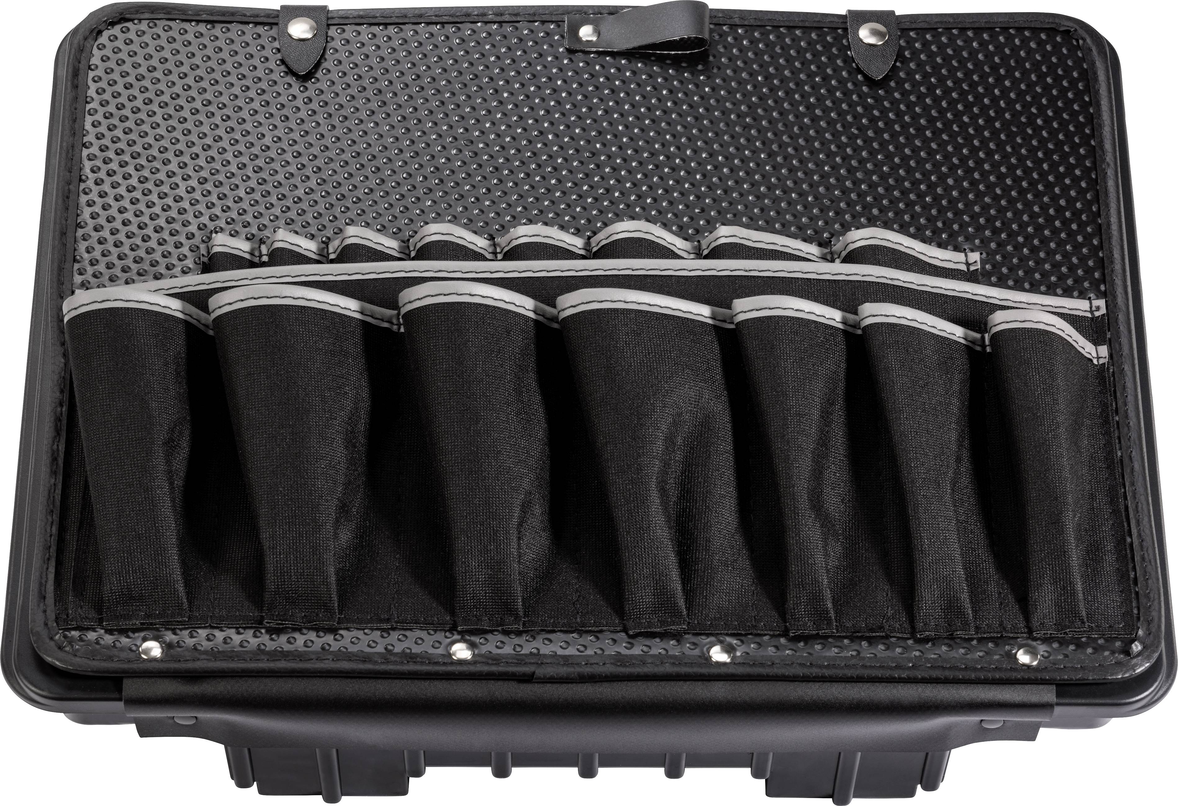 Czarny kufer na narzędzia z wieloma przegródkami, ułożonymi w szeregu toreb, wszystkie z szarymi akcentowanymi liniami.