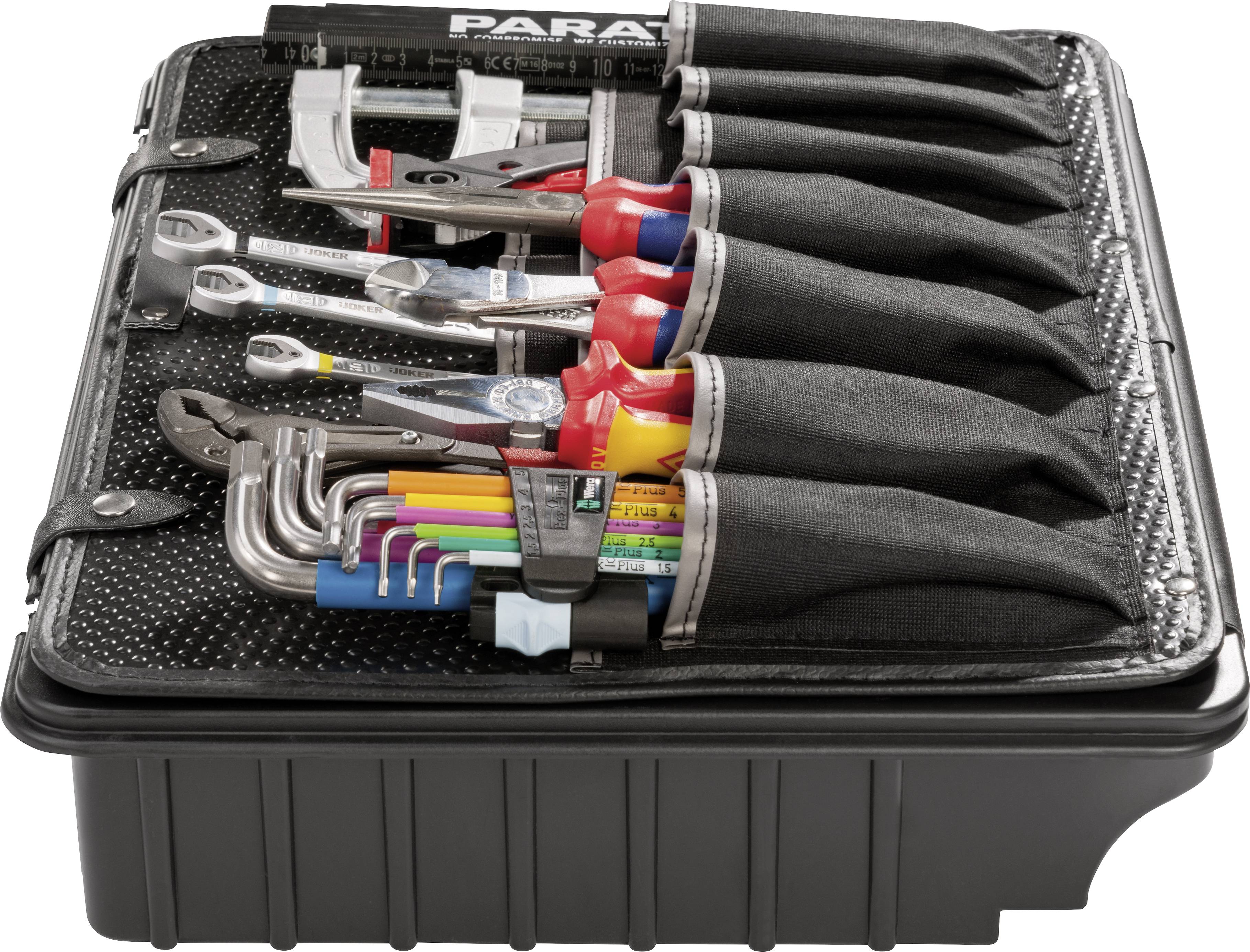 Otwarty kufer narzędziowy z różnymi narzędziami ręcznymi: klucze, śrubokręty i klucze imbusowe ułożone w przegródkach.