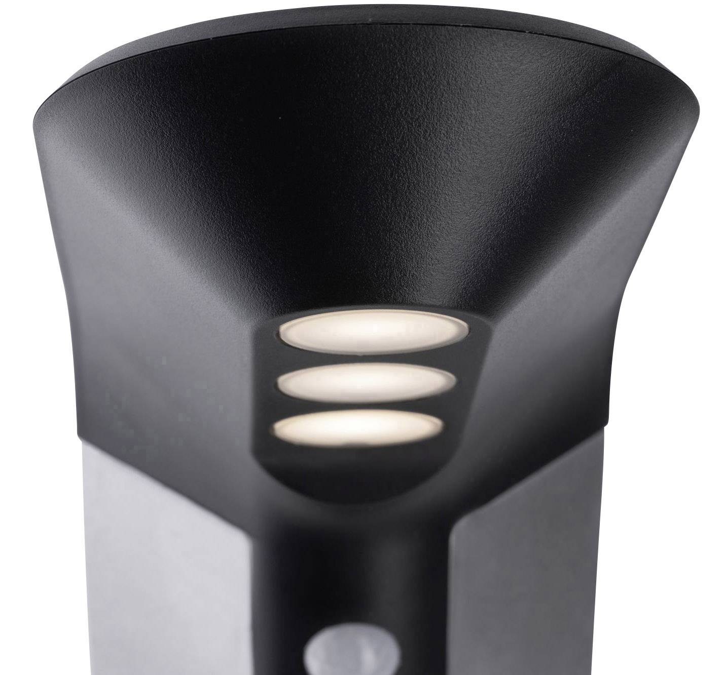Nowoczesna lampa zewnętrzna z trzema zintegrowanymi, okrągłymi diodami LED skierowanymi w dół. Obudowa wykonana z czarnego metalu.