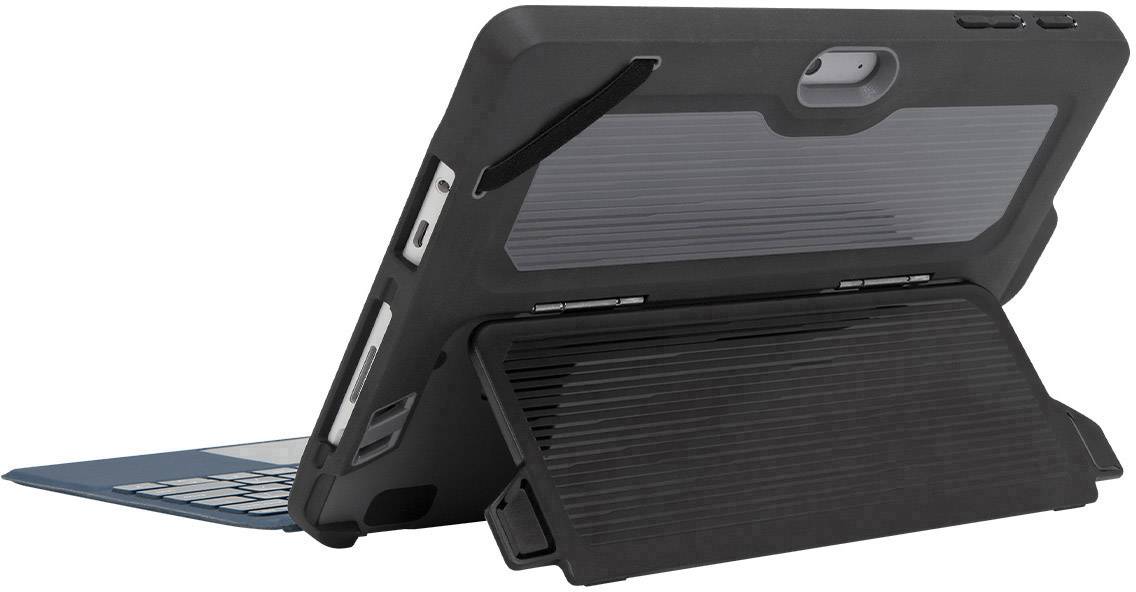 Tablet w wytrzymałej obudowie ochronnej z zintegrowaną, składaną podstawką stoi lekko pochylone do przodu na powierzchni.