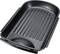 Czarna, prostokątna patelnia grillowa z ryflowanym dnem i dwoma uchwytami, idealna do grillowania mięsa i warzyw.
