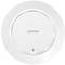 Okrągły, biały router WLAN firmy LANCOM zamontowany na suficie, z diodą LED wskazującą stan urządzenia oraz otworami wentylacyjnymi.