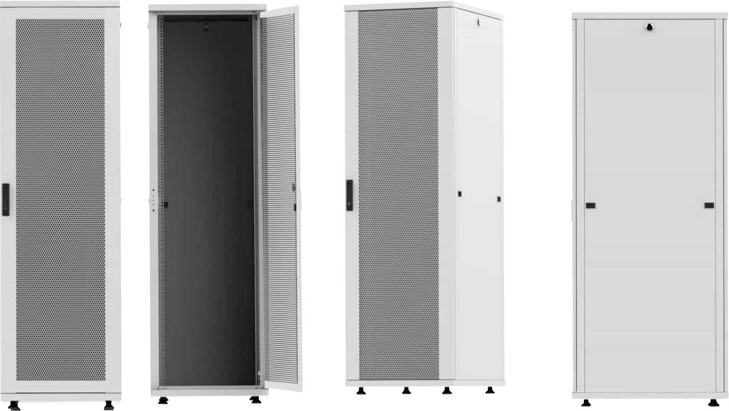 Cztery białe szafy teleinformatyczne w różnych ujęciach, niektóre z otwartymi drzwiami. Idealne do serwerowni i central sieciowych.