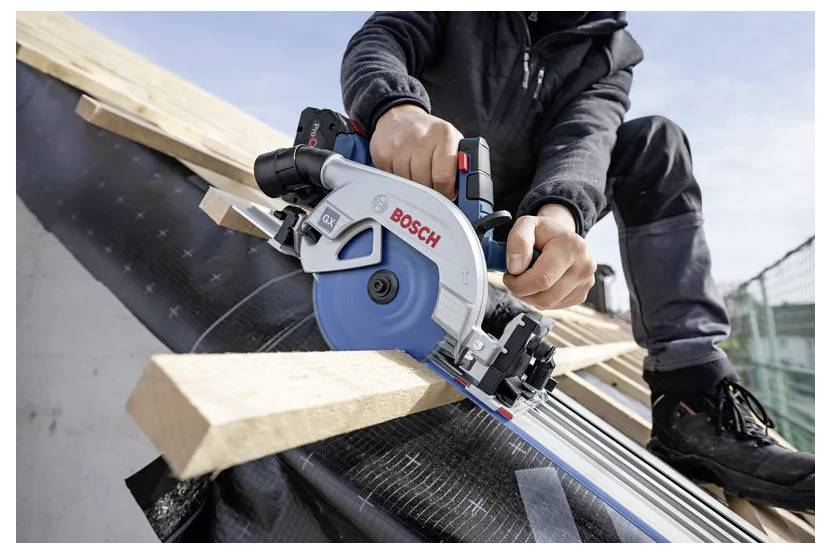 Акумуляторна дискова пилка Bosch Professional GKS 18V-57 G 18 V Максимальна глибина різання (90°) 57 мм