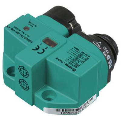 Zielony czujnik elektryczny z nadrukiem producenta i oznaczeniem CE. Posiada dwa czarne złącza oraz etykietę z kodem kreskowym.