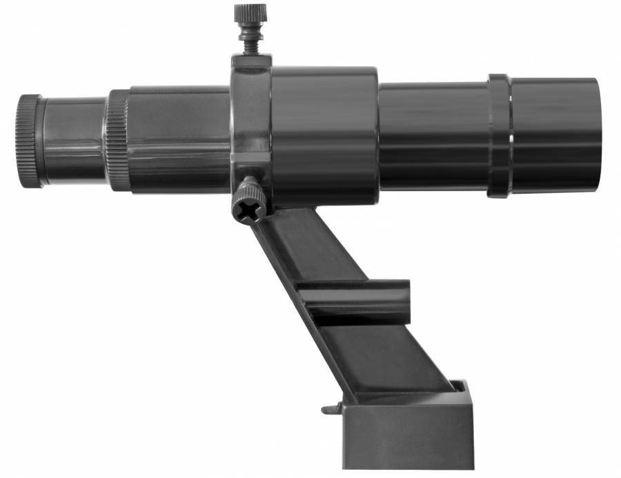 Czarno-białe zdjęcie teleskopu sfotografowane z boku. Stoi na statywie z pokrętłem do regulacji. Bez oznaczenia marki.