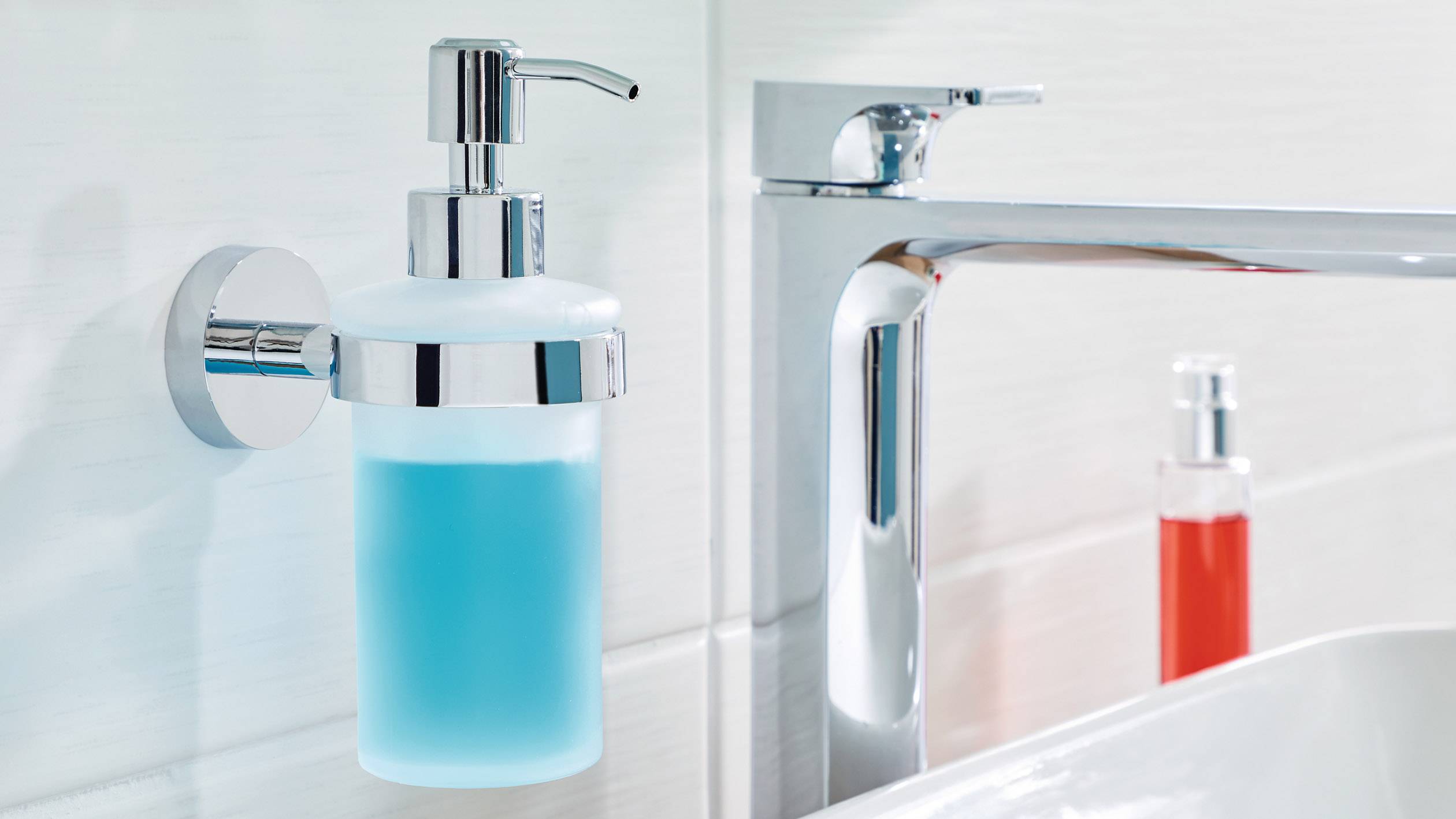 tesa SMOOZ 40323-00000-00 дозатор мила 200 мл хром (глянцевий), білий (атласний)