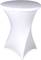 Okrągły stolik koktajlowy z białym elastycznym pokrowcem naciągniętym mocno na blat i nogi.
