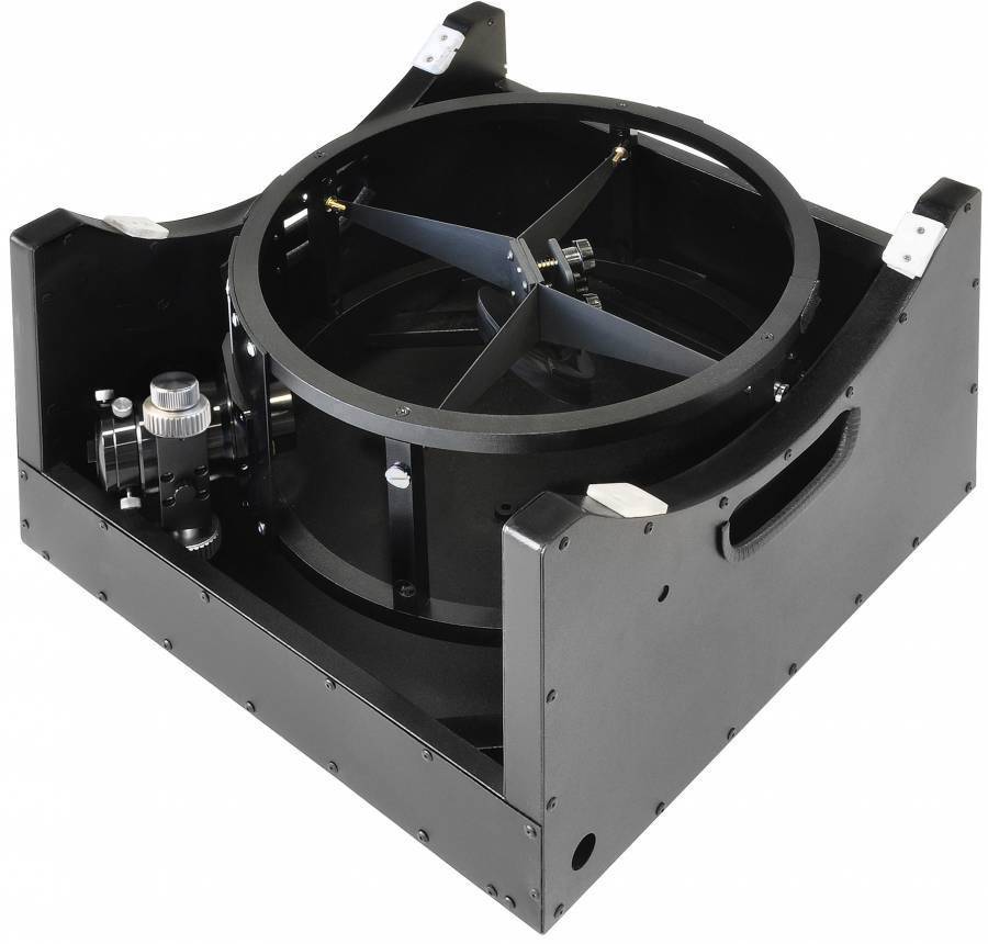 Czarne, techniczne urządzenie z okrągłym, łopatkowatym wkładem i kołem zębatym po stronie, zamontowane na kwadratowej ramie.