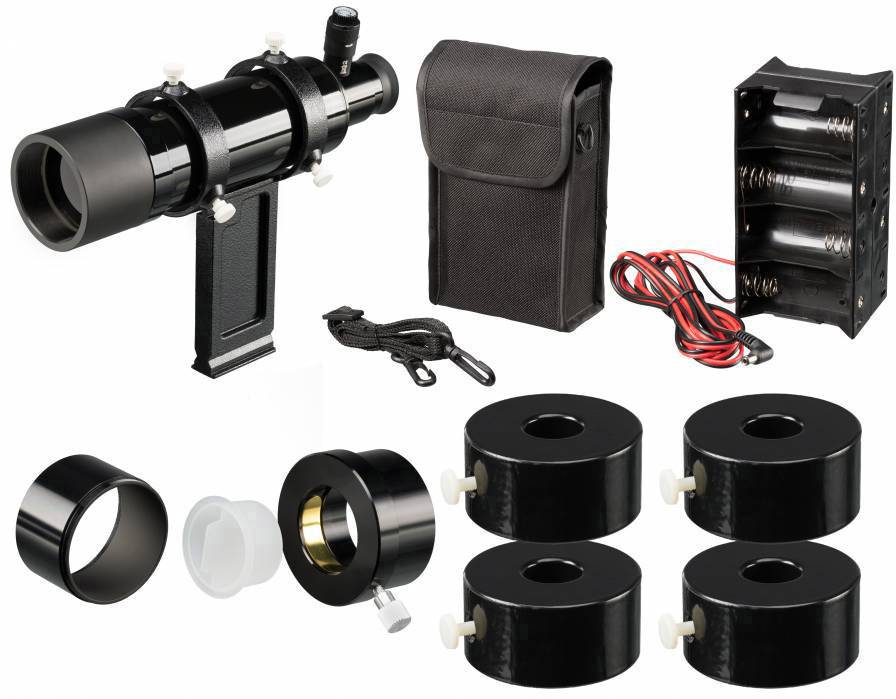 Zestaw akcesoriów do teleskopu: szukacz, soczewki, uchwyt na baterie, torba transportowa i kabel połączeniowy. Idealny dla hobbystycznych astronomów.