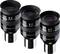 Trzy czarne okulary różnej wielkości i ogniskowej umieszczone w rzędzie; każdy z napisami dotyczącymi specyfikacji technicznych.