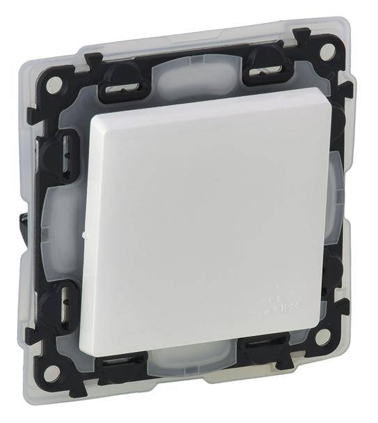 Biały włącznik światła z kwadratową płytką i czarną ramką, lekko pochylony ku górze.