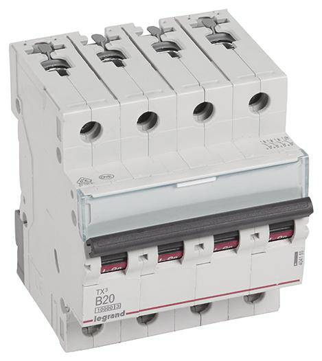 Trójbiegunowy wyłącznik nadprądowy oznaczony napisem 'B20', stosowany w elektrycznych zabezpieczeniach budynków.