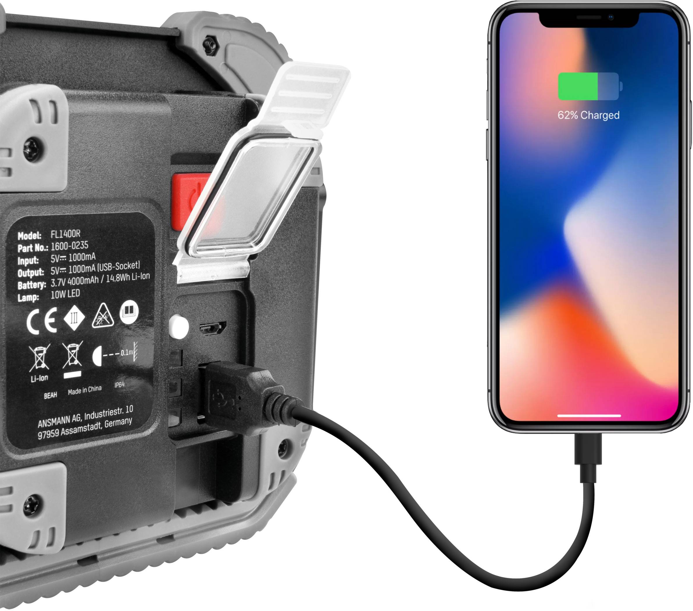 Bezprzewodowa lampa ze smartfonem ładowanym przewodowo. Smartfon wyświetla 62% poziomu naładowania baterii.