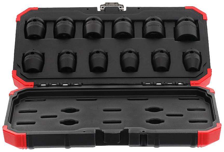 Zestaw narzędziowy z dwunastoma nasadkami w różnych rozmiarach. Pudełko jest otwarte i posiada czerwone krawędzie.