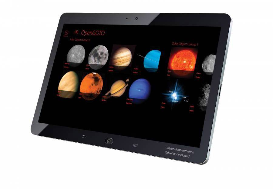 Tablet wyświetla interfejs oprogramowania z ilustracjami i oznaczeniami planet oraz ciał niebieskich w Układzie Słonecznym.