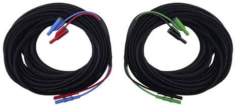 Dwie czarne rolki kabli, każda z czerwonymi, niebieskimi i zielonymi wtyczkami na jednym końcu.