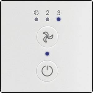 Rysunek przedstawia panel sterowania z dwoma okrągłymi przyciskami: u góry regulacja wentylatora, u dołu przycisk włączania/wyłączania. Wyświetlane są trzy tryby.