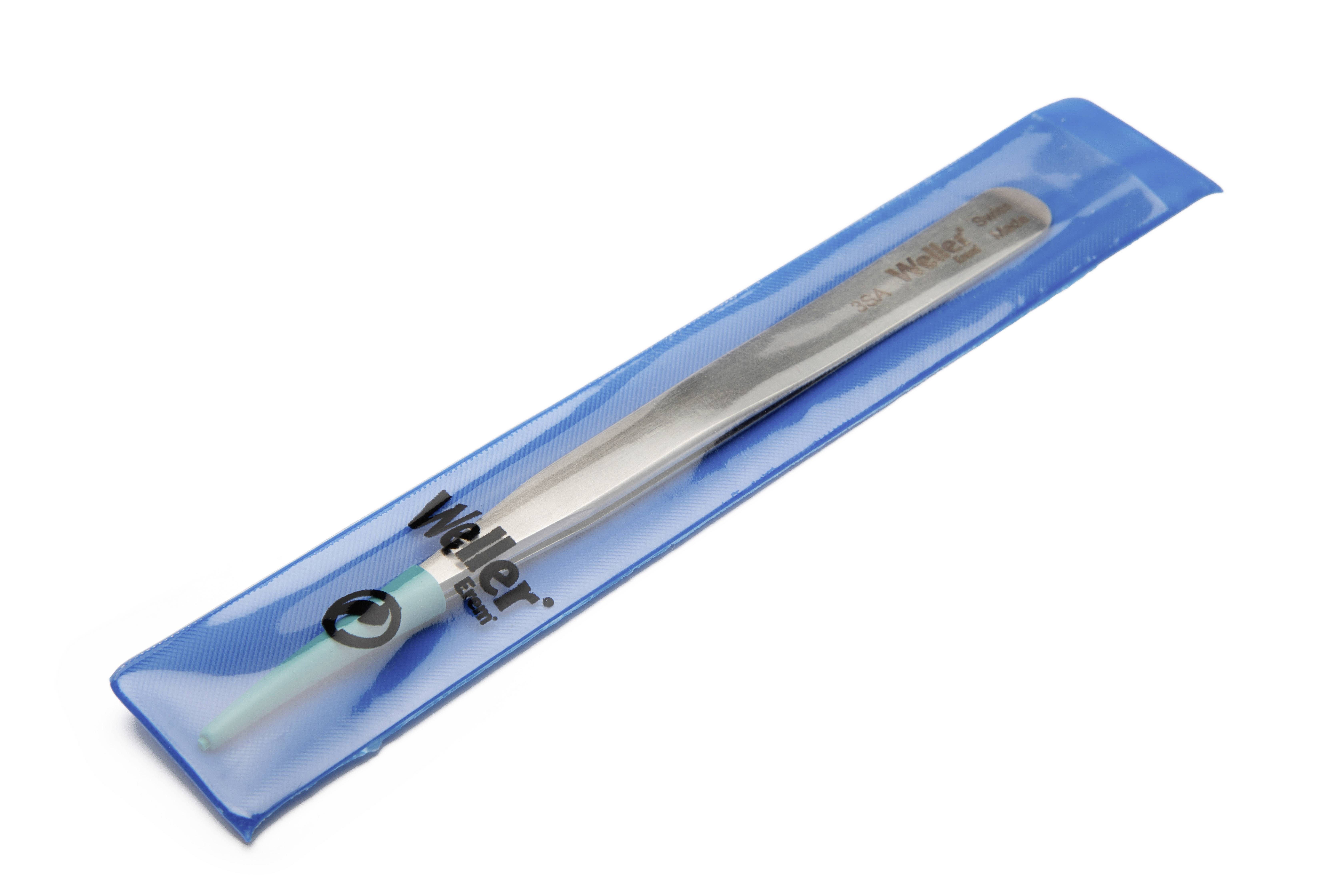Srebrna pęseta Weller w niebieskim opakowaniu.