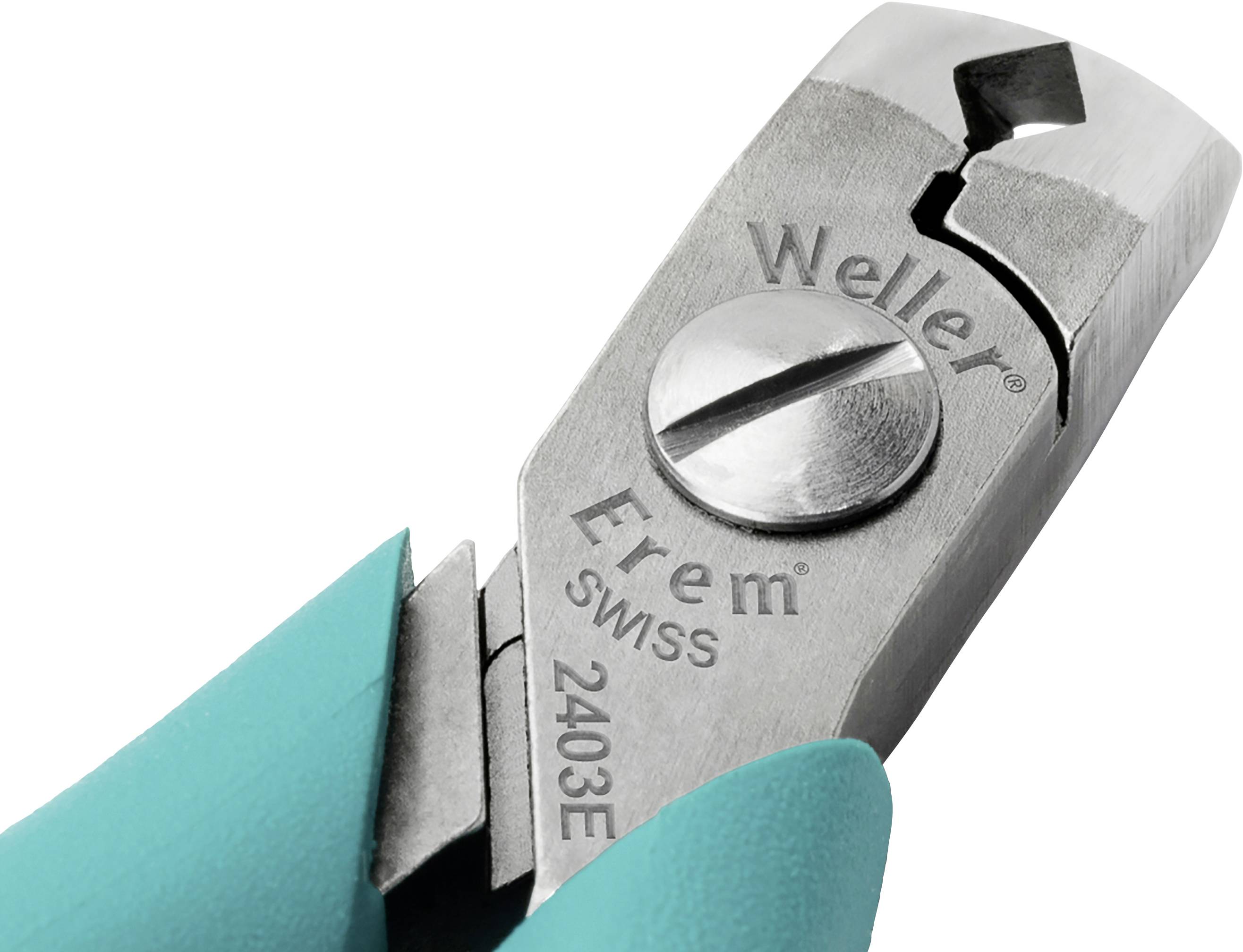 Zbliżenie precyzyjnych szczypiec z niebieskim uchwytem, z grawerem "Weller Erem SWISS 2403E". Narzędzie prezentuje wysokiej jakości wykonanie.