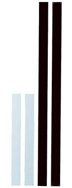 Dwa jasne i dwa ciemne pionowe paski obok siebie, przy czym każdy z nich ma inną długość.