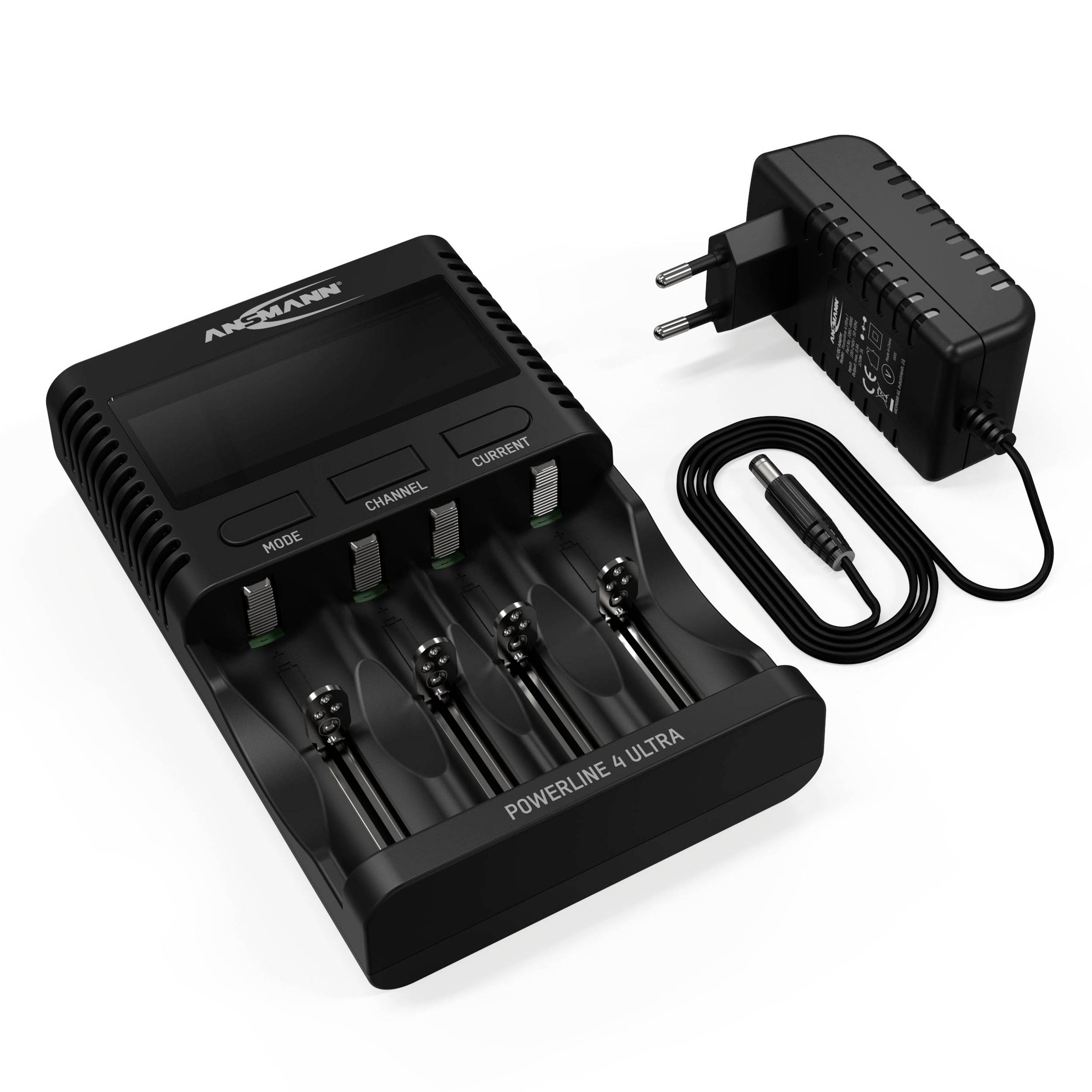 Ładowarka z czterema akumulatorkami AA i zasilaczem, odpowiednia do różnych opcji ładowania, wyposażona w wyświetlacz cyfrowy i przewód przyłączeniowy.