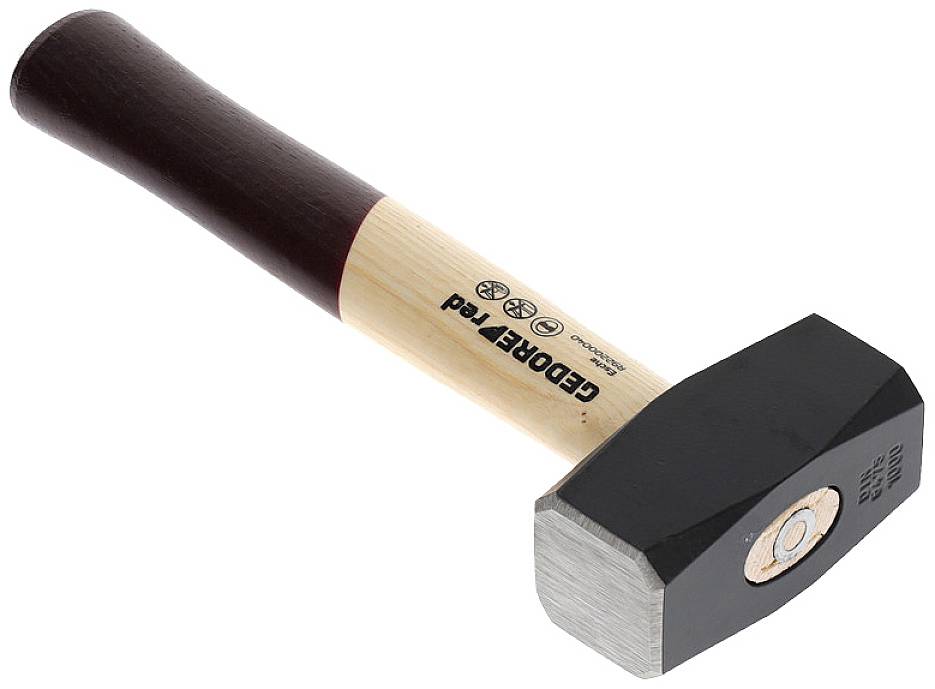 Młot wyburzeniowy z czarną metalową główką i drewnianą rączką, przedstawiony na białym tle.