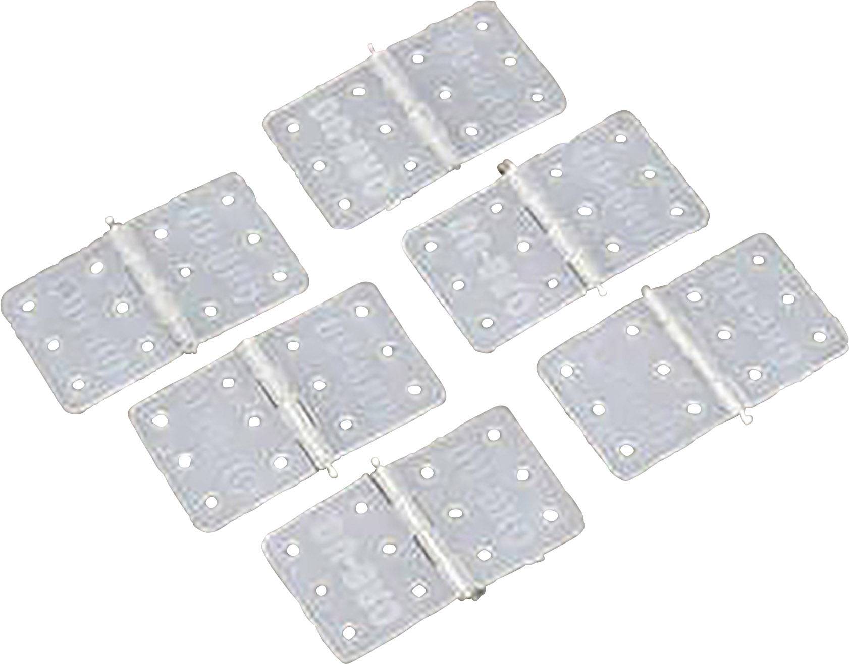 Pięć srebrnych zawiasów jest rozłożonych na białej powierzchni. Są prostokątne i posiadają po osiem otworów mocujących.