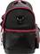 Czarny plecak z czerwonymi akcentami, wieloma kieszeniami i metalowym kółkiem z przodu. Idealny do podróży lub do codziennego użytku.