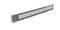 Podłużny, srebrny promiennik grzewczy o gładkiej powierzchni, odpowiedni do montażu ściennego wewnątrz pomieszczeń.