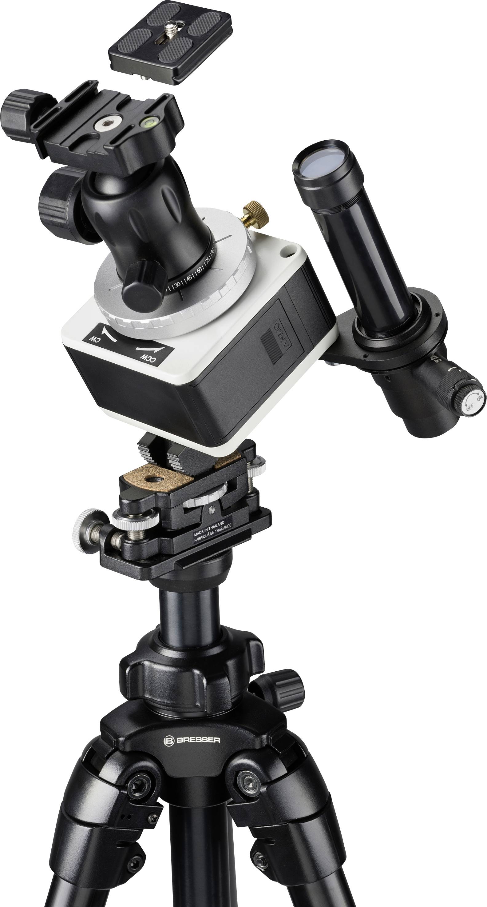 Czarny teleskop astronomiczny z montażem i statywem. Idealny do obserwacji ciał niebieskich.