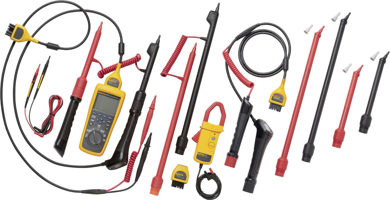 Różne przyrządy pomiarowe i akcesoria w kolorach czarnym i czerwonym są widoczne na białym tle, w tym multimetr i sondy pomiarowe.