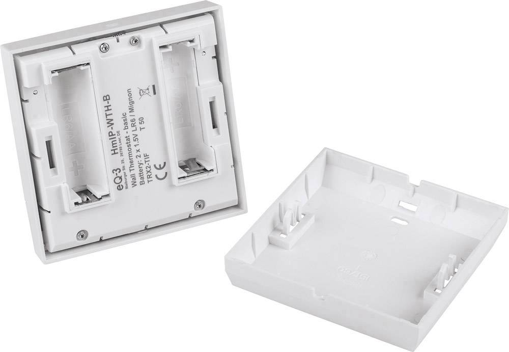Uchwyt ścienny na baterie z dwoma komorami, w obudowie z pokrywą i oznakowaniem CE; przedstawiony w widoku otwartym i zamkniętym.