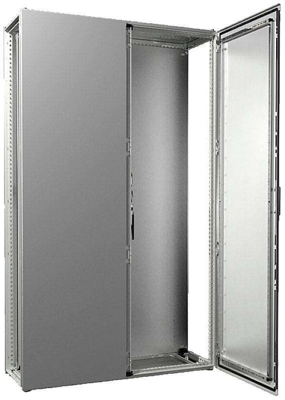 Otwarty, pusty metalowy szafka serwerowa, odpowiednia do montażu serwerów lub urządzeń IT, z dwoma widokami z boku.