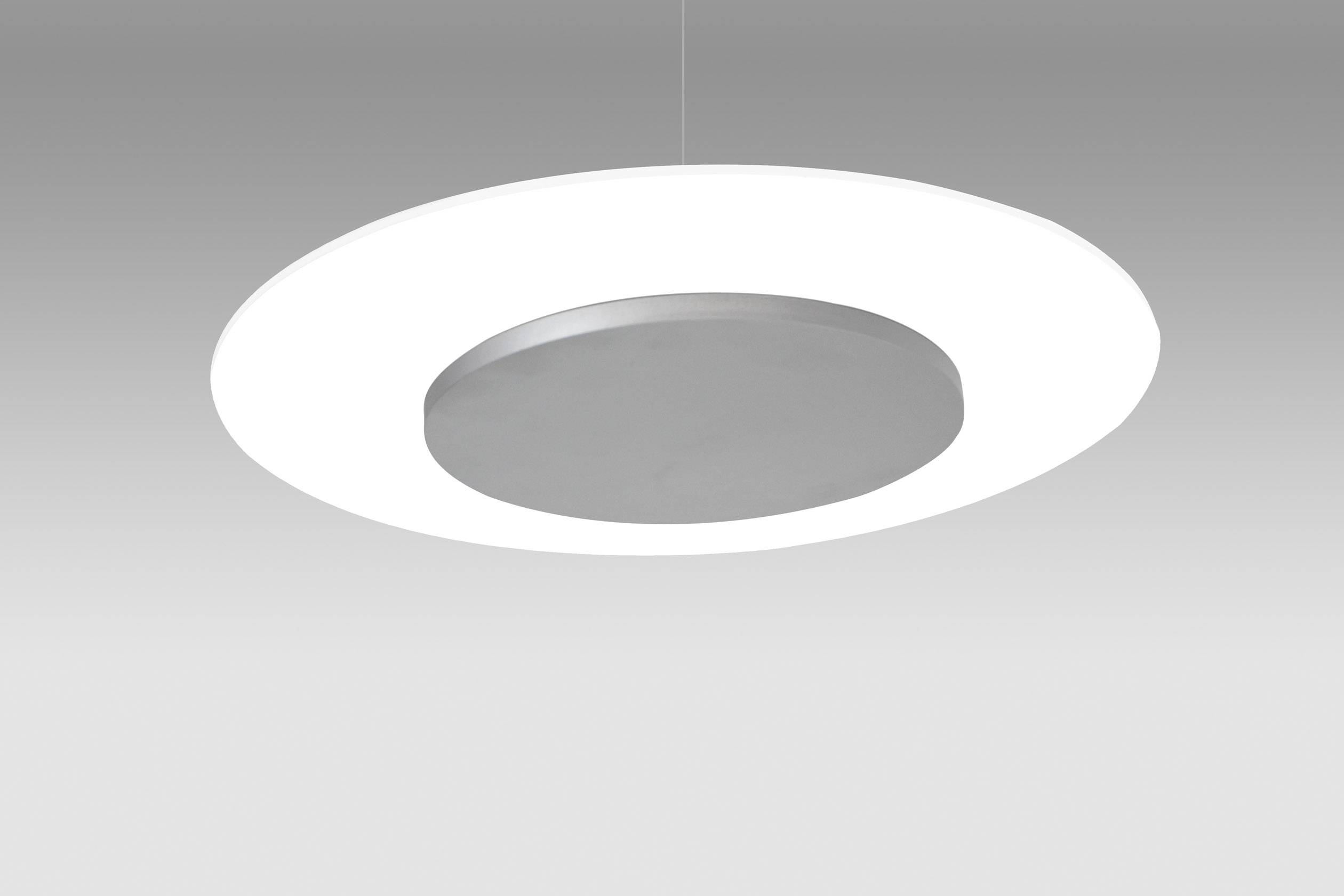 Nowoczesna, okrągła lampa sufitowa z srebrnym środkiem i świecącym białym obrzeżem na szarym tle.