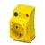 Żółte gniazdo elektryczne z wyłącznikiem ochronnym i oznakowaniem; odpowiednie do zastosowań przemysłowych.
