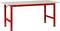 Stół roboczy z czerwoną metalową ramą i jasnym blatem; idealny do warsztatów lub biur.