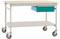 Biały stolik na kółkach z niebieską szufladą po prawej stronie. Stolik posiada cztery obrotowe kółka oraz dodatkową półkę na dolnej części.