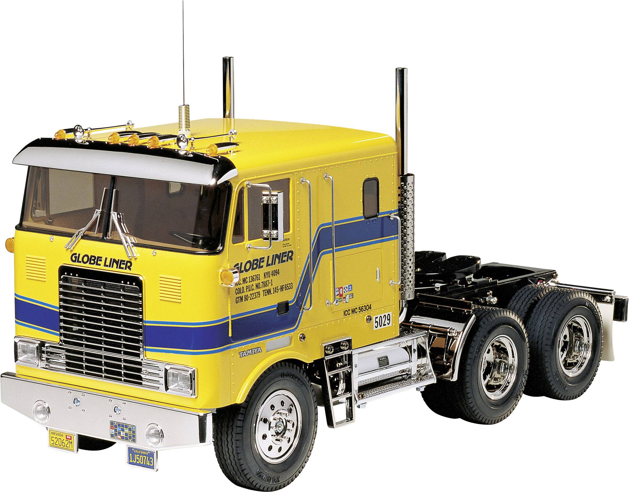 Żółta ciężarówka z niebieskim paskiem i napisem 'Globe Liner' na boku. Stoi na białym tle.