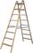 Drabina drewniana z dziesięcioma szczeblami, ustawiona w kształcie litery A. Odpowiednia do prac wewnętrznych i zewnętrznych.