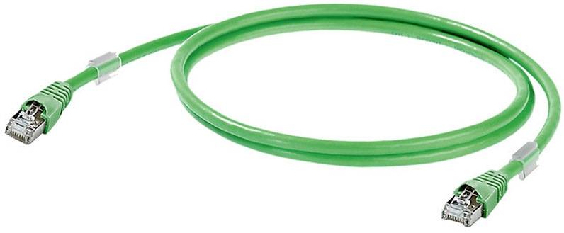 Zielony kabel Ethernet z wtyczkami RJ-45, ułożony w łuk. Używany do połączeń sieciowych.