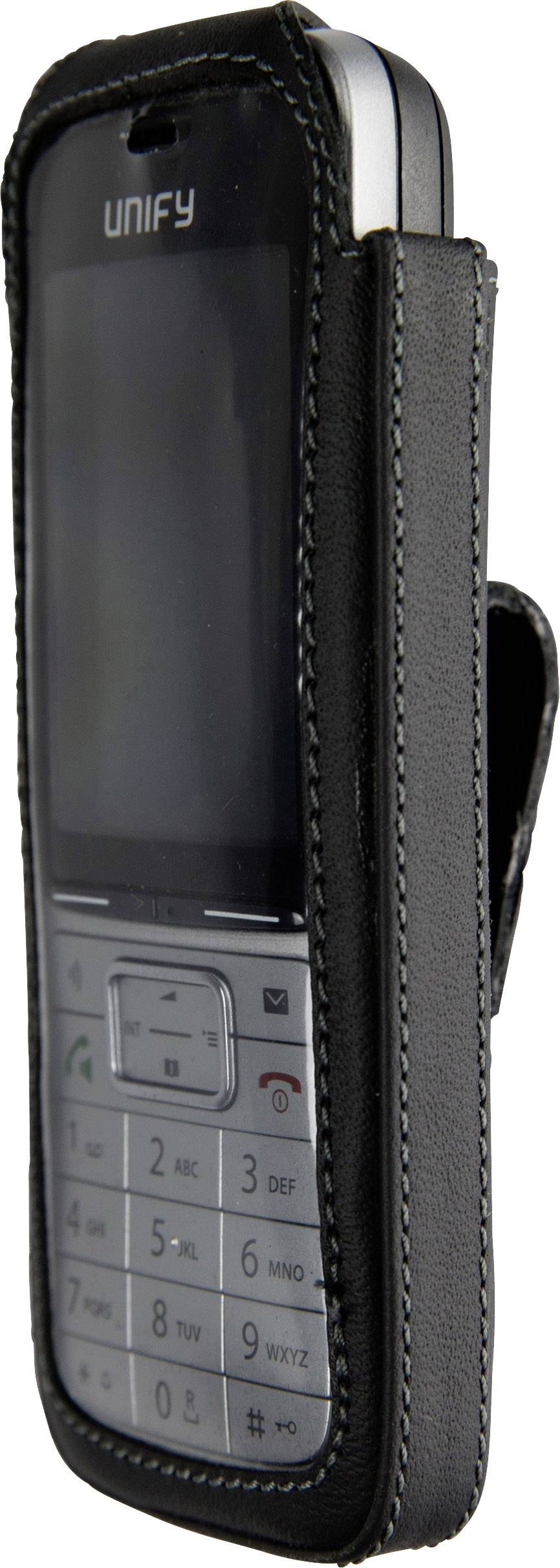 Telefon komórkowe w czarnym etui, widoczne są klawisze i ekran. Nazwa marki u góry.