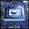 Zbliżenie mikrochipu z symbolem głowy i mózgu. Ilustracja sztucznej inteligencji i technologii cyfrowej.