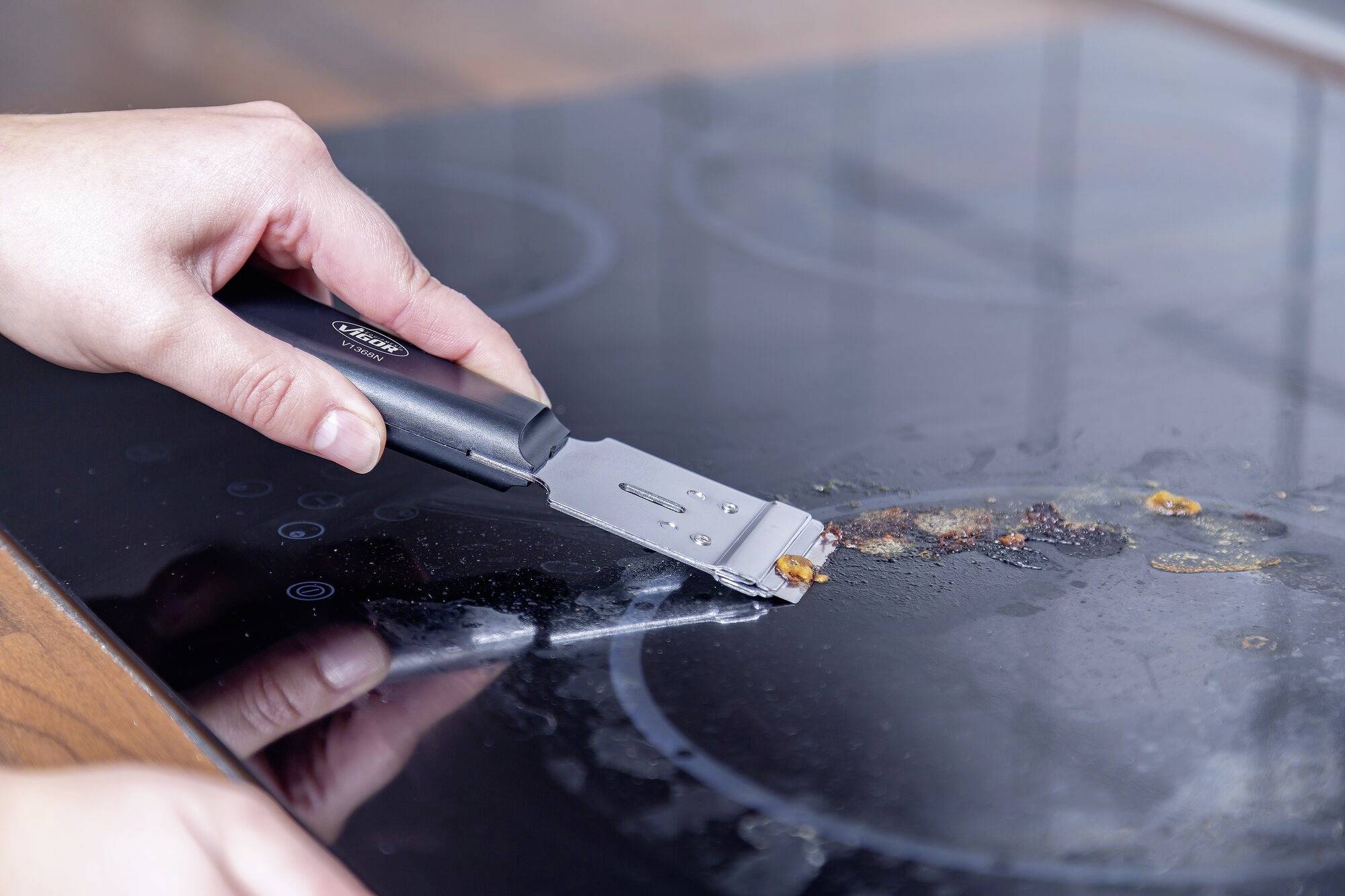 Універсальний скребок Vigor V1368N 160 мм, в комплекті 1 лезо