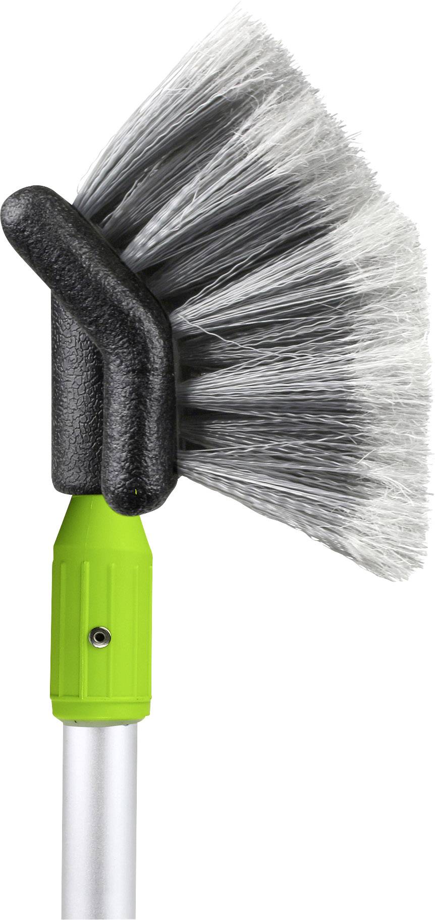 Szczotka do czyszczenia z zieloną rączką i szarymi włoskami, z głowicą ustawioną pod kątem prostym do czyszczenia narożników.