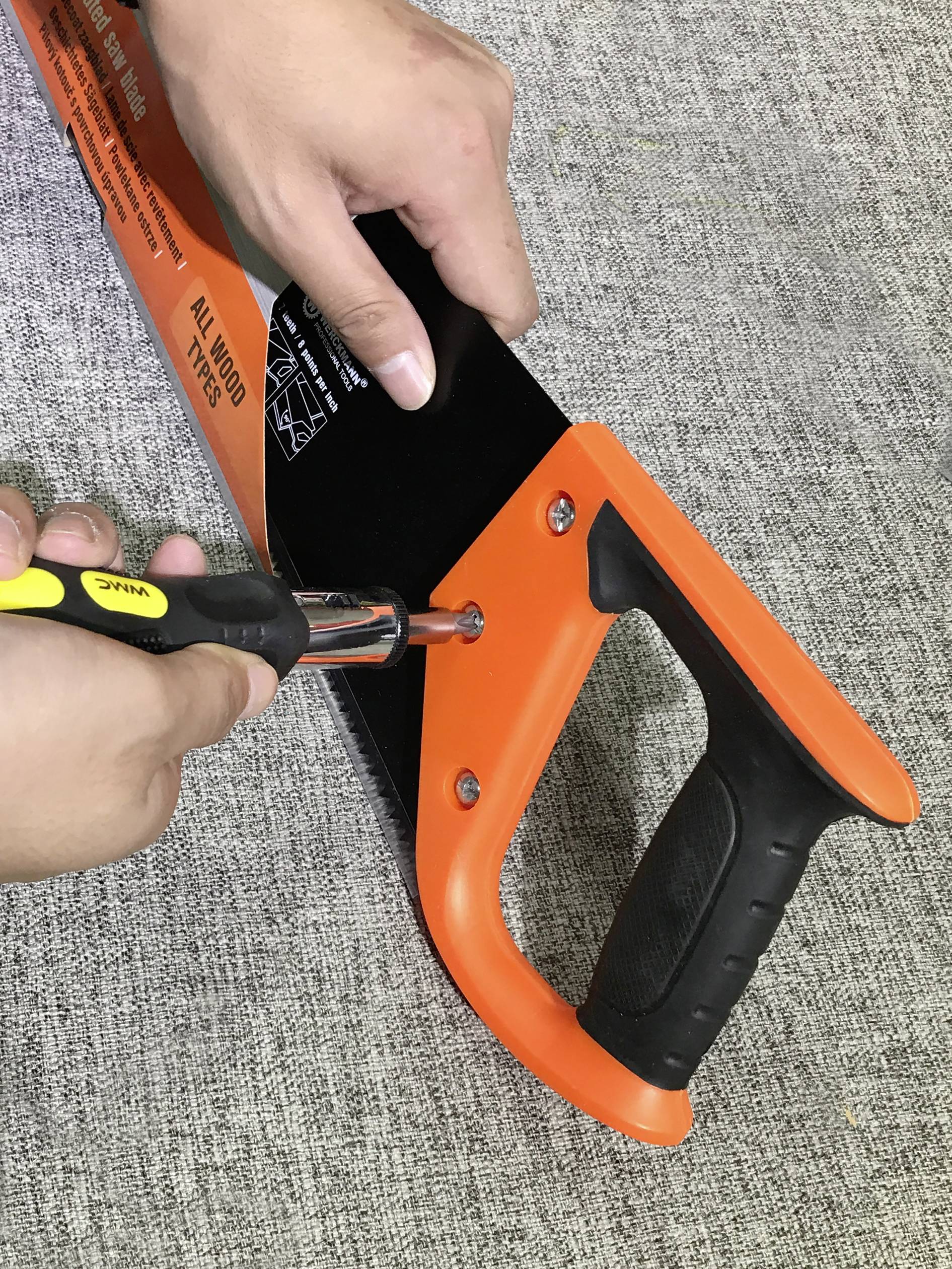 Walizka narzędziowa na kółkach z wyposażeniem WMC Tools 2274813-13