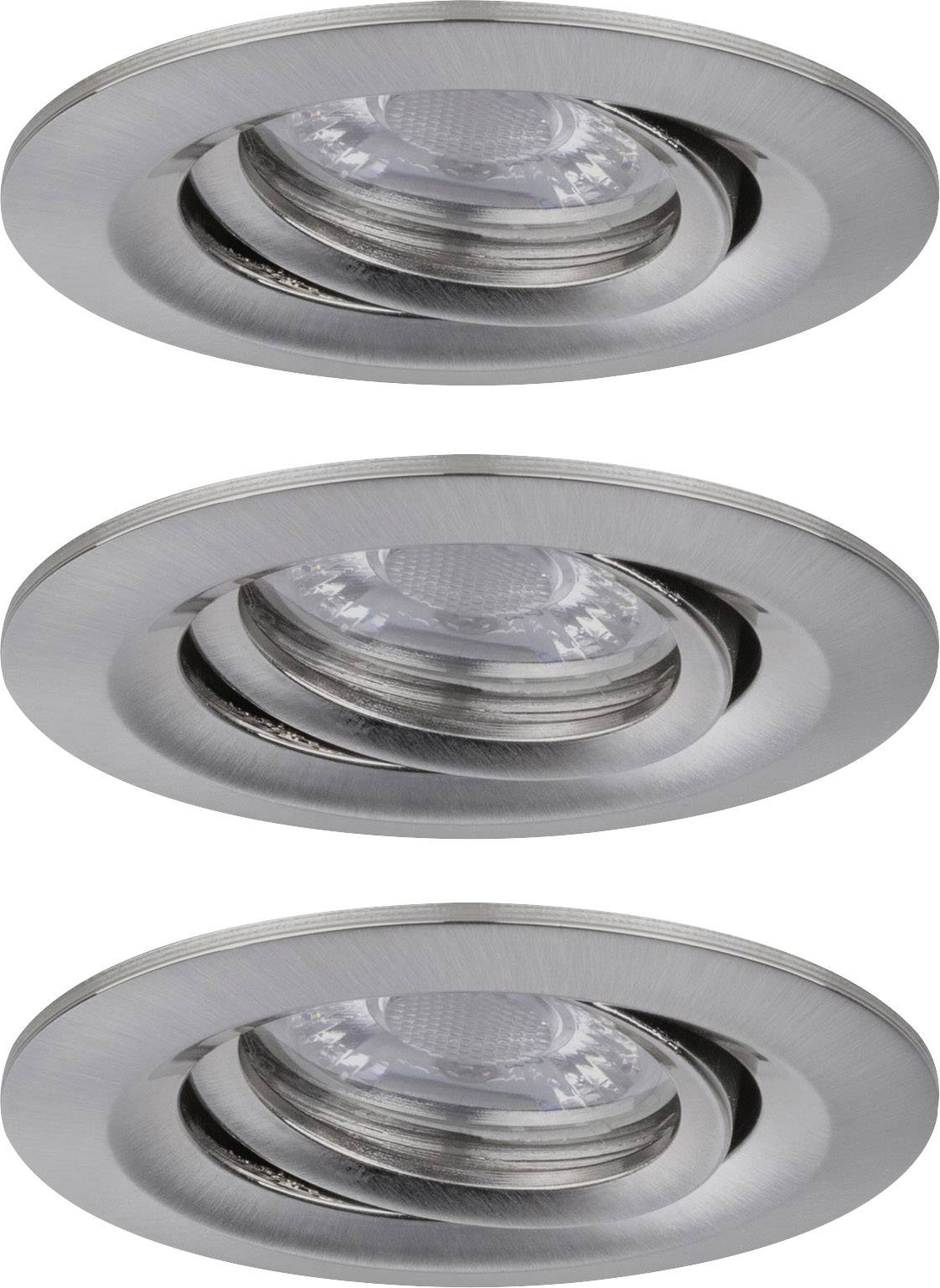 Trzy wpuszczane reflektory w kolorze srebrnym o okrągłym kształcie, ułożone równolegle obok siebie. Nadają się do montażu sufitowego.